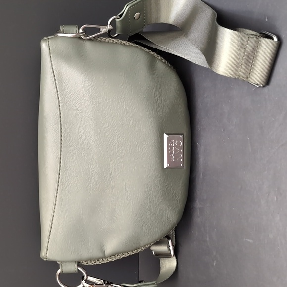 Steve Madden NYC, Women's Green Shimmer, Rhinestone Crossbody/Fanny Pack. - Picture 5 of 11